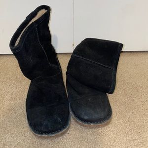 Emu Inverlock Black Suede Boots